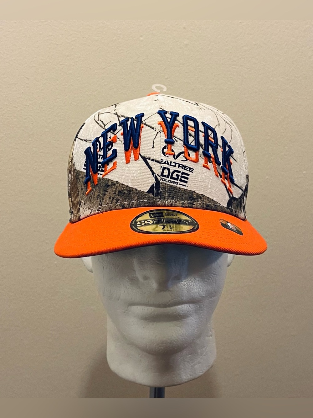 New Era New York Knicks Realtree Camo 59Fifty Fitted Hat Cap NBA Mens Size 7 1/8